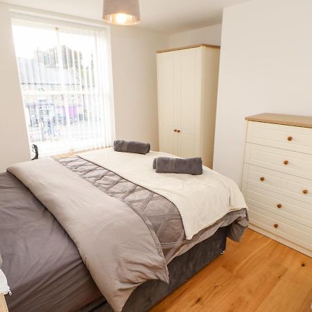 Flat Above 27 Bishop Auckland Exterior foto