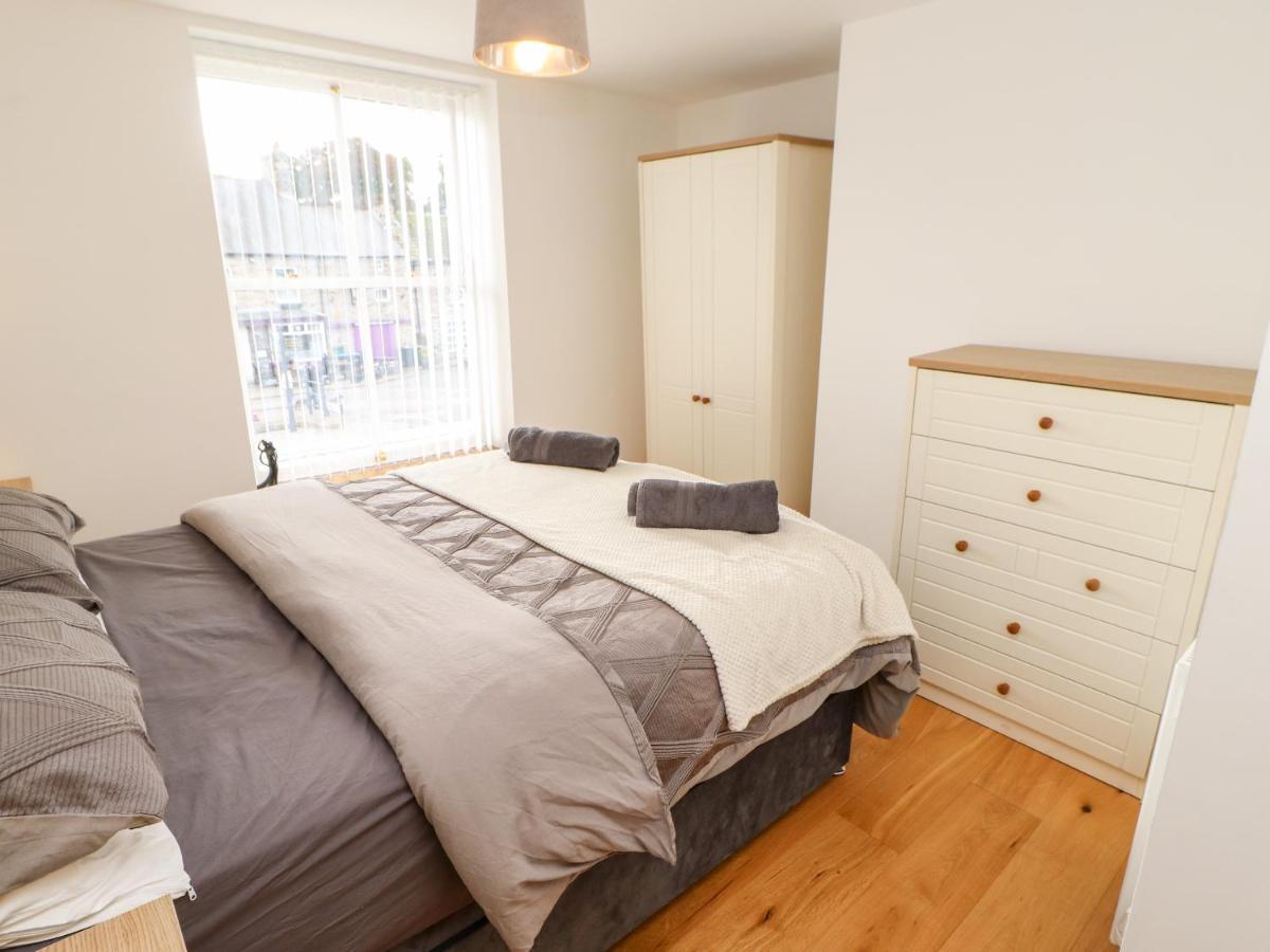 Flat Above 27 Bishop Auckland Exterior foto